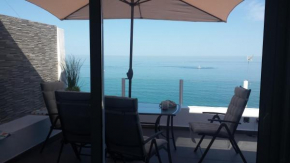 Отель Beachfront Bungalow Apartment  Торремолинос